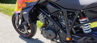 KTM 1290 Super Duke R - 12