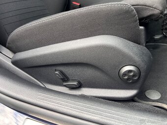 Prodám Mercedes-Benz C 200 4MATIC - 12