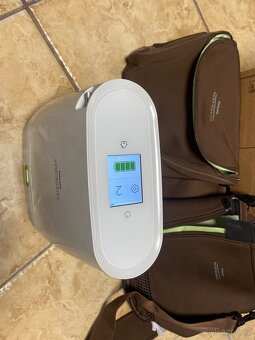 Kyslíkový přístroj váha 2,3 kg - baterie až 5 hodin provozu - 12