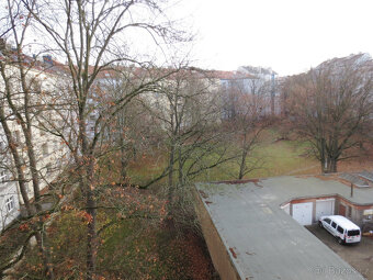 Prostorný byt 2+1 na Klatovské třídě - 12