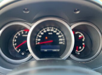 Suzuki Grand Vitara 2,4i benzín 122kw - 12