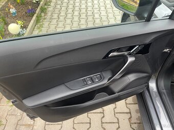Prodám MG4 Electric r,v,12/2022 125 KW baterie 54 KWh DPH - 12