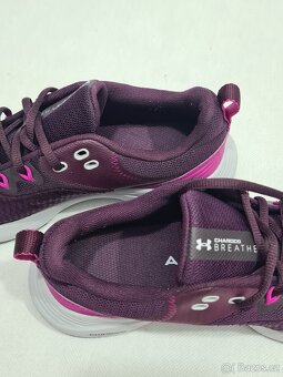 Dámská obuv Under Armour Charged Breathe - vel. 40 - 12