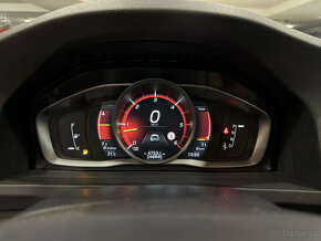 Volvo V60  2.4 D4 AWD 140kW R-Design Momentum AT, rv.2018 - 12