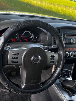 Nissan Navara 2,5DCi  King Cab XE 140kw - 12