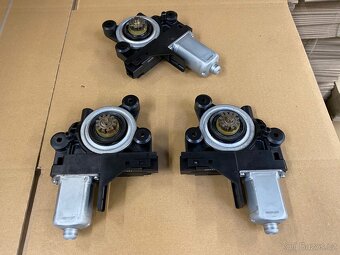 NÁHRADNÍ DÍLY z Volva S80 - 12