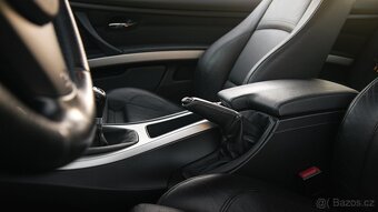 BMW Řada 3, E92 320i 2,0/125kW ČR 2.maj - 12