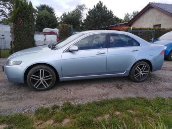 HONDA ACCORD 2,2 iCTDi NAFTA 103 KW ZA  59000 KČ - 12