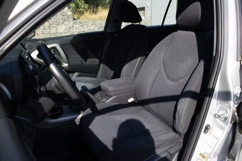 Toyota RAV4 - 12