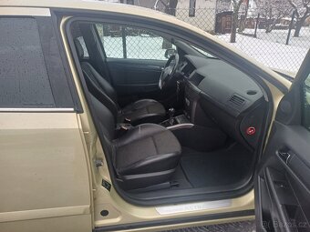 Benzínová Opel Astra 1.6 16V Twinport - 12