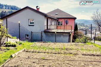 Božské místo v Čertoryjích: Klidný a prostorný dům 4+1 na ok - 12