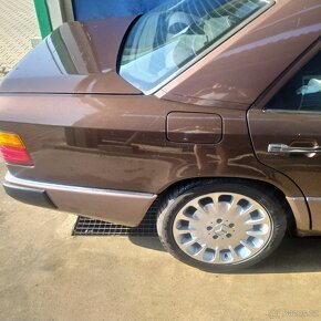 Mercedes Benz w124 300 D - 12