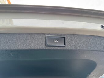 Škoda Karoq 2.0 TDI 110kW Man. Tažné Kamera Navi Keyless LED - 12