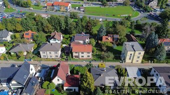 Prodej vícegeneračního rodinného domu se zahradou - 12