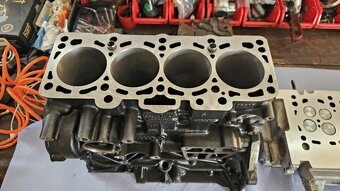 Volkswagen Caravelle T5 2.0 TDI 2013 DPH - 12