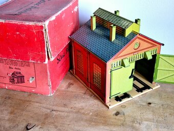 Vláčky - lokomotivní depo, No 1, Hornby, Francie, 1930 - 12