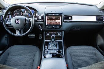 Vw Volkswagen Touareg 3.0 TDI webasto, panorama, nová STK - 12