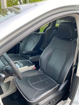Chrysler Pacifica Limited 3.6 V6 r.v.2023 - 12