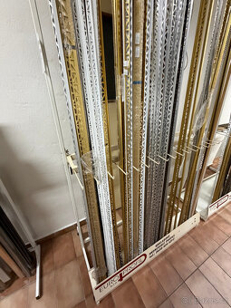 Soubor materiálu (PVC profily, hliníkové profily - 12