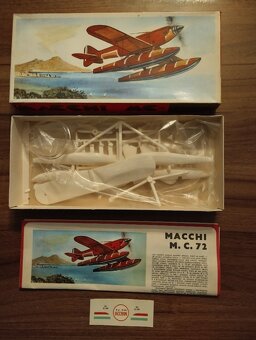 Modely letadel,plastové stavebnice. - 12