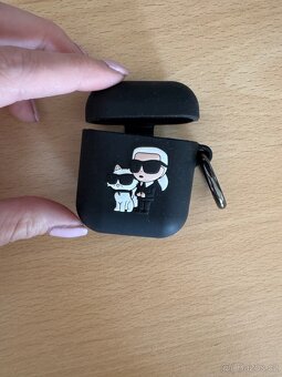 Bezdrátová sluchátka Apple AirPods (2.generace) - 12