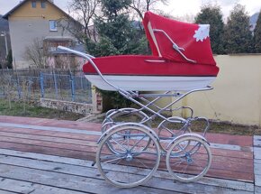 Retro houpací krásný kočárek Silver Cross a další - 12
