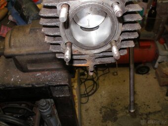 MOTOR JAWA 550/555 - 12