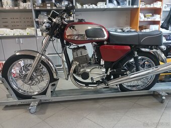 Prodám novou  Limitku Jawa 350 2T retro 7 kus ze 40 - 12