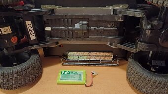 Prodám auto Ford 27Mhz - 12