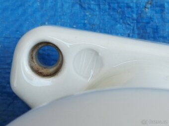 Porcelánová část osvětlení - 12