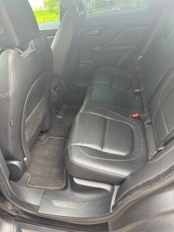 Jaguar F-Pace 2.0 25t AWD R-Sport - 12