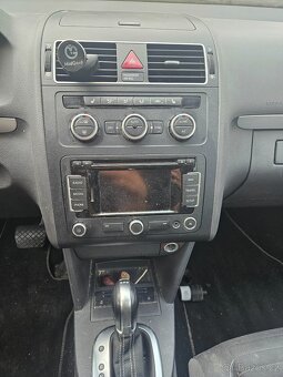 VW Touran 2.0TDI 103kW DSG CUP DPH - 12