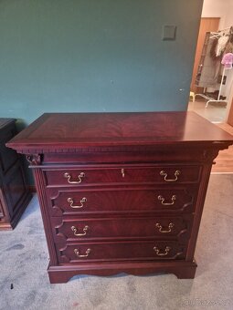 Starožitný nábytek - 12