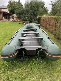 Člun s motorem - 12