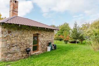 Sebestačný vidiecky statoks viacerými stavbami - 12