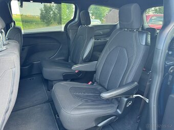 Chrysler Pacifica 3.6 S RU DVD Nový model 2022 - 12