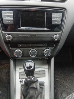 Prodám škoda Octavia 3 combi 1.6 TDI 66kw, rok 11/2016 - 12