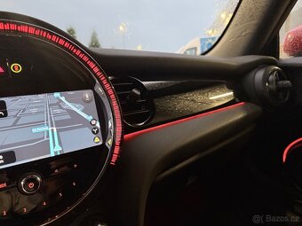 Mini Cooper SE 2022, pouze 15200 km, aktivní parkovací asist - 12
