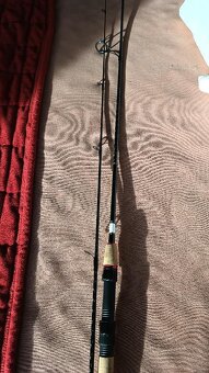 Prodám rybářské vidličky, nový rybářský prut Daiwa. - 12