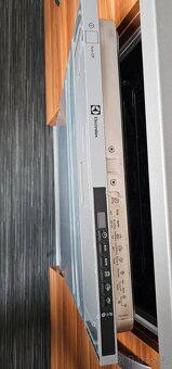 Vestavěná Myčka nádobí Electrolux - 12
