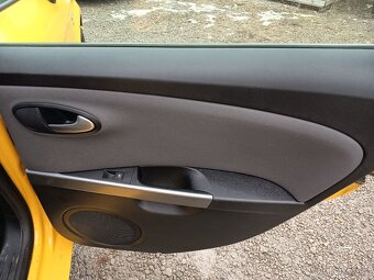 Seat Leon 1,2TSI Style 77kw ČR 1.majitel DPH - 12