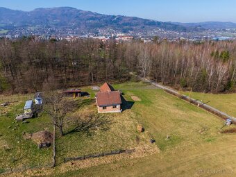 Dům v podhůří Beskyd s pozemkem přes 27 000 m² - 12