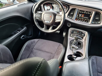 Dodge Challenger RT 5,7 Hemi 2023 Alcantara , DPH - 12