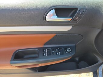 Volkswagen Golf, 2,0TDi AUTOMAT EXCLUSIVE rok 2010 - 12