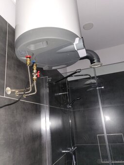 Prodej vybavení a zařízení Showroom a kanceláře Karlín - 12