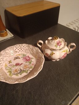 Starožitné sklo a porcelán - 12