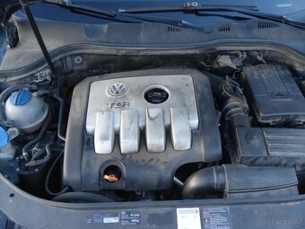 VOLKSWAGEN PASSAT KOMBI 2.0 TDI 4x4,ČR,SERVISKA,NOVÁ STK - 12