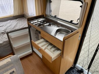 Beyerland Sprinter 390, 2003, pevná postel, stan - 12