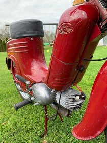 Jawa 555, kráska z 60. let - 12