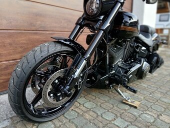 Harley-Davidson FXSE Pro Street Breakout - 12